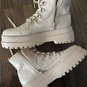 Women's Cream Lace-Up Boots